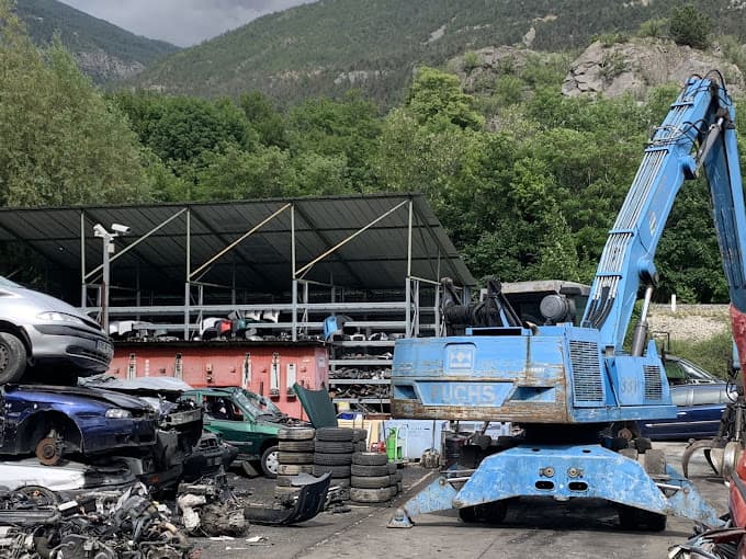LELIEVRE RECYCLAGE à LA ROCHE-DE-RAME — Photo 3 du centre VHU agréé Hautes-Alpes