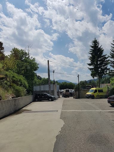 Parc de véhicules hors d'usage chez Haute-Cance Auto-Fer, centre agréé à VILLEVOCANCE