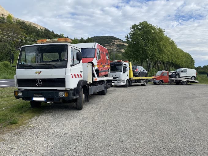 Vue extérieure du centre VHU agréé SAVRA Sarl à CRUAS (Ardèche)