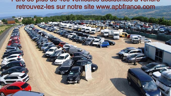 Vue extérieure du centre VHU agréé Auto Pièce Burguière à ESPALION (Aveyron)