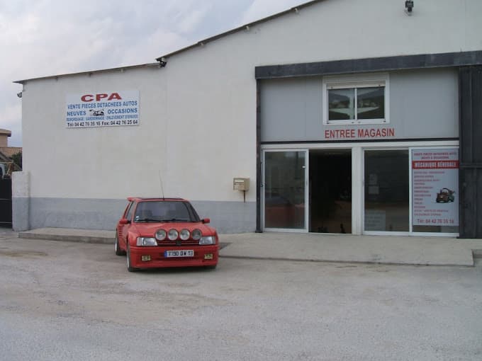 Vue extérieure du centre VHU agréé Cedric Pieces Autos à CHATEAUNEUF-LES-MARTIGUES (Bouches-du-Rhône)
