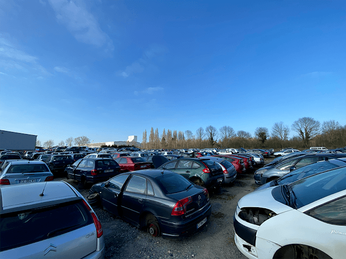 Vue extérieure du centre VHU agréé Caen Auto Négoce à BLAINVILLE-SUR-ORNE (Calvados)