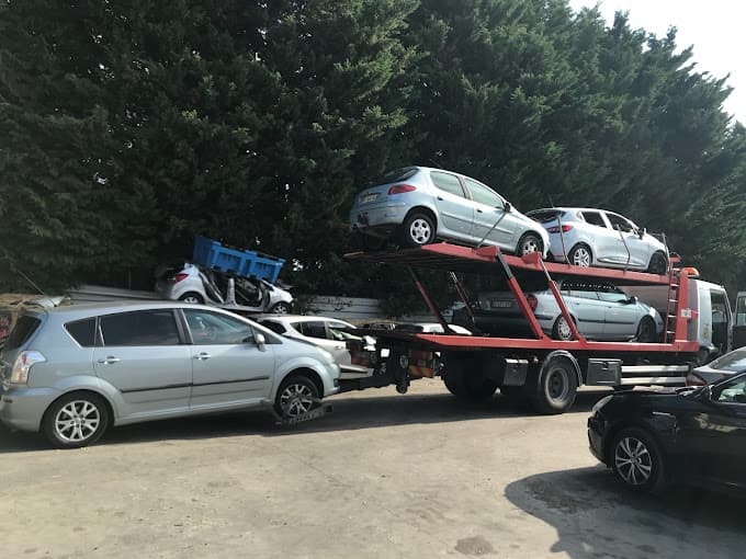 Vue extérieure du centre VHU agréé CASSE AUTO R2M FRABOULET à BOSROUMOIS (Eure)