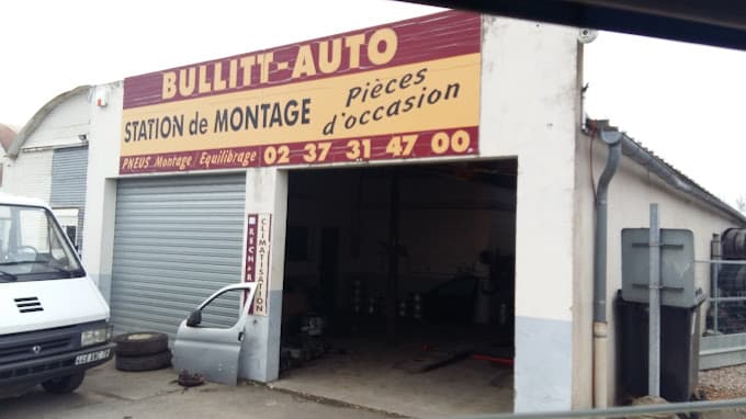 Parc de véhicules hors d'usage chez Bullitt Auto, centre agréé à LEVAINVILLE