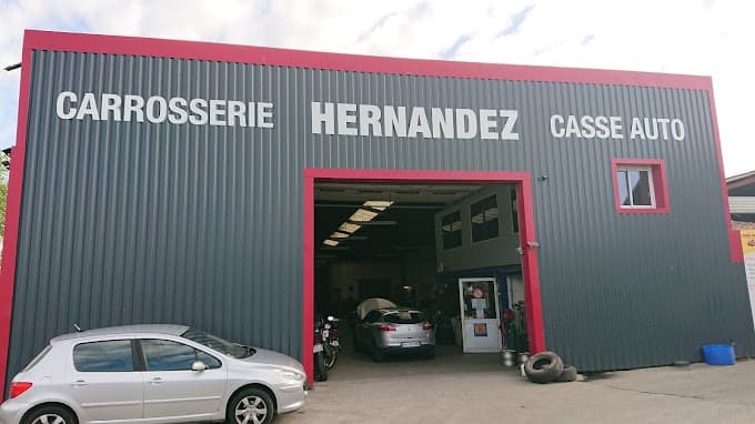 Vue extérieure du centre VHU agréé CASSE AUTO HERNANDEZ à CASTELGINEST (Haute-Garonne)