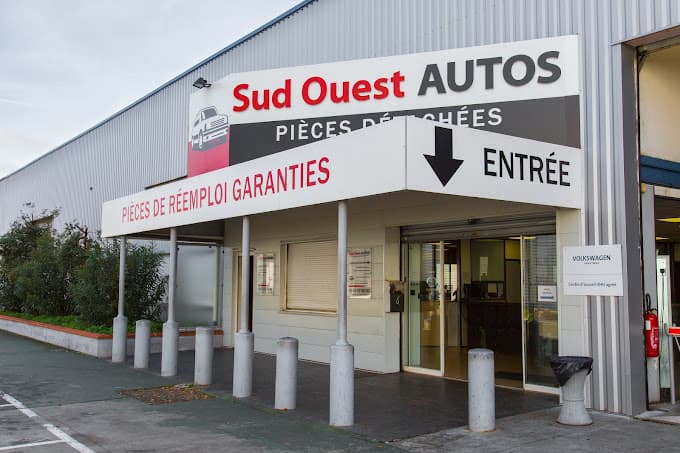 Vue extérieure du centre VHU agréé Sud Ouest Autos à AUCAMVILLE (Haute-Garonne)