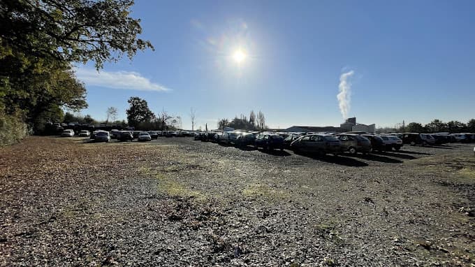 Parc de véhicules hors d'usage chez Dilange - Atlantic Recycl Auto, centre agréé à BONCHAMP-LES-LAVAL