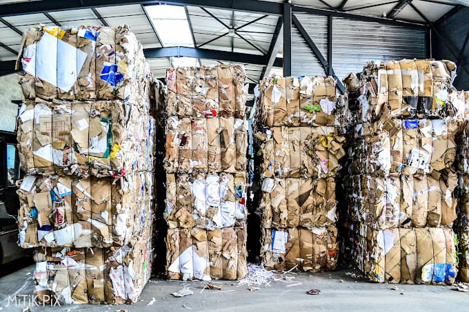 Vue extérieure du centre VHU agréé ARC EN CIEL RECYCLAGE à IZEAUX (Isère)