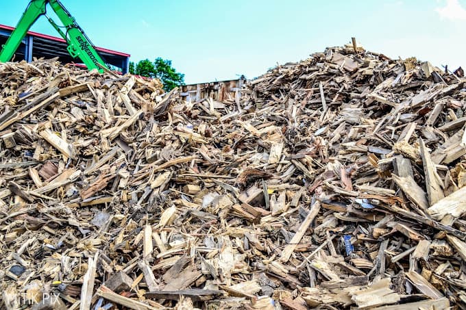 Parc de véhicules hors d'usage chez ARC EN CIEL RECYCLAGE, centre agréé à IZEAUX