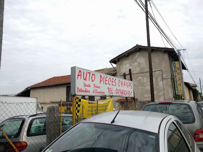 Vue extérieure du centre VHU agréé Auto Pièces Chanas à CHANAS (Isère)
