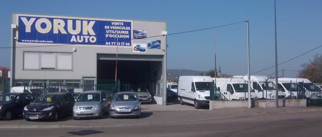 Vue extérieure du centre VHU agréé Yoruk auto à SAINT-ETIENNE (Loire)