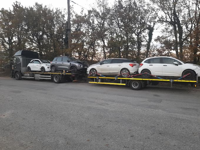Vue extérieure du centre VHU agréé Récupération Services Autos Rochis SARL à MONTDOUMERC (Lot)