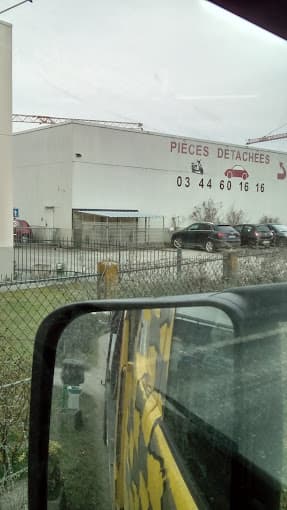Parc de véhicules hors d'usage chez Autodico, centre agréé à LE PLESSIS-BELLEVILLE