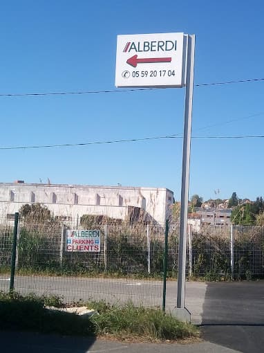 SARL ALBERDI (Casse automobile/ Centre Vhu / Desguace / Rachat métaux-ferraille) à HENDAYE — Photo 3 du centre VHU agréé Pyrénées-Atlantiques
