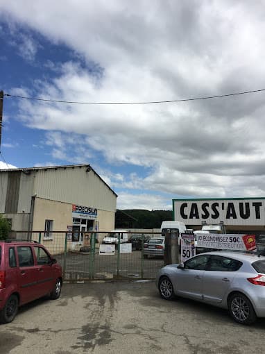Vue extérieure du centre VHU agréé PRECISIUM - GARAGE ET CARROSSERIE VALLADE à RAMOUS (Pyrénées-Atlantiques)