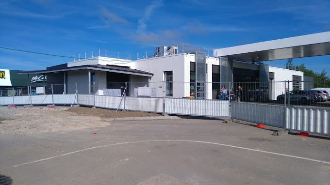 Parc de véhicules hors d'usage chez Auto Recuper, centre agréé à VILLAINES-LA-GONAIS