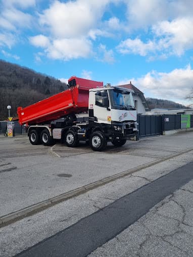 Vue extérieure du centre VHU agréé Seg Tardy SARL à CLERMONT (Haute-Savoie)