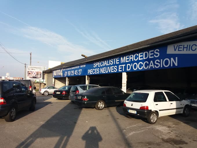 Vue extérieure du centre VHU agréé AUTO 4 Casse spécialiste pièce détachée occasion pour chaque classe Mercedes à PONTAULT-COMBAULT (Seine-et-Marne)