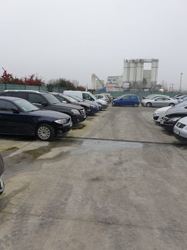 Vue extérieure du centre VHU agréé DAC Dépollution Automobile Chelloise à CHELLES (Seine-et-Marne)