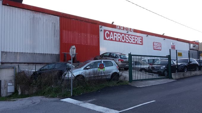 Parc de véhicules hors d'usage chez MCP Cars Services, centre agréé à LE BEAUSSET