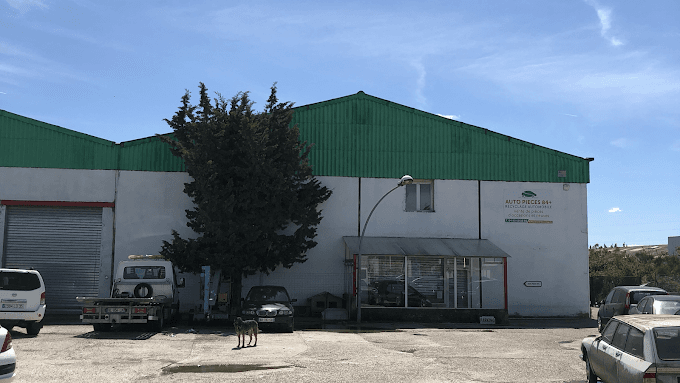 Vue extérieure du centre VHU agréé Auto Pièces 84 à CARPENTRAS (Vaucluse)