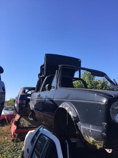 Parc de véhicules hors d'usage chez BONNIN SAS, centre agréé à MIGNE-AUXANCES