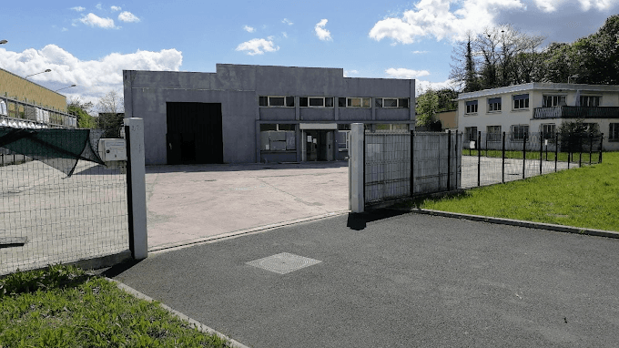 Vue extérieure du centre VHU agréé LA CASSE AUTO à DOURDAN (Essonne)